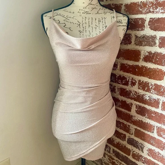 Luxe light pink sparkly dress - Picture 3 of 7